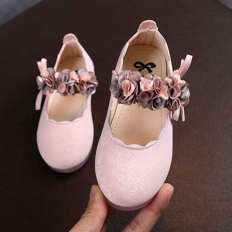 Baby girl princess shoes with big floral lace autumn anti slip PU shoes student girl shoes soft soled leather apartment W241228