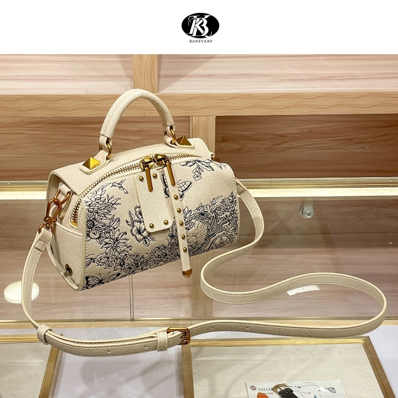 Ladies Embroidery Handbag Fashion Hundred Crossbody Wealthy Popular Shoulder Boston Bag Pillow Shape PU Material