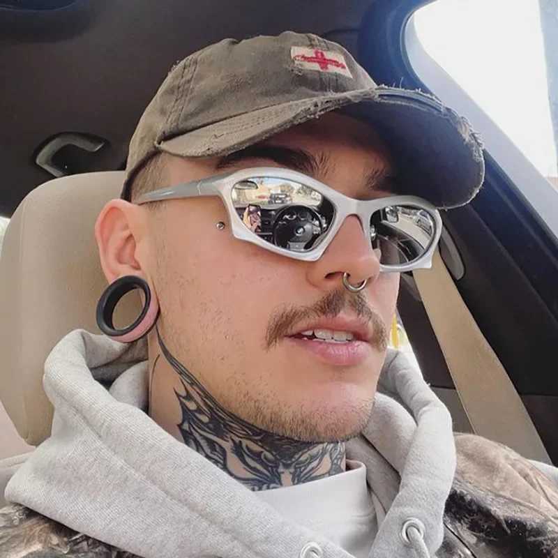 Luxury Punk Sports Sunglasses Women Brand Designer Y2K One Piece Sun Glasses Men Goggle Shades UV400 Fashion EyewearXJ241228