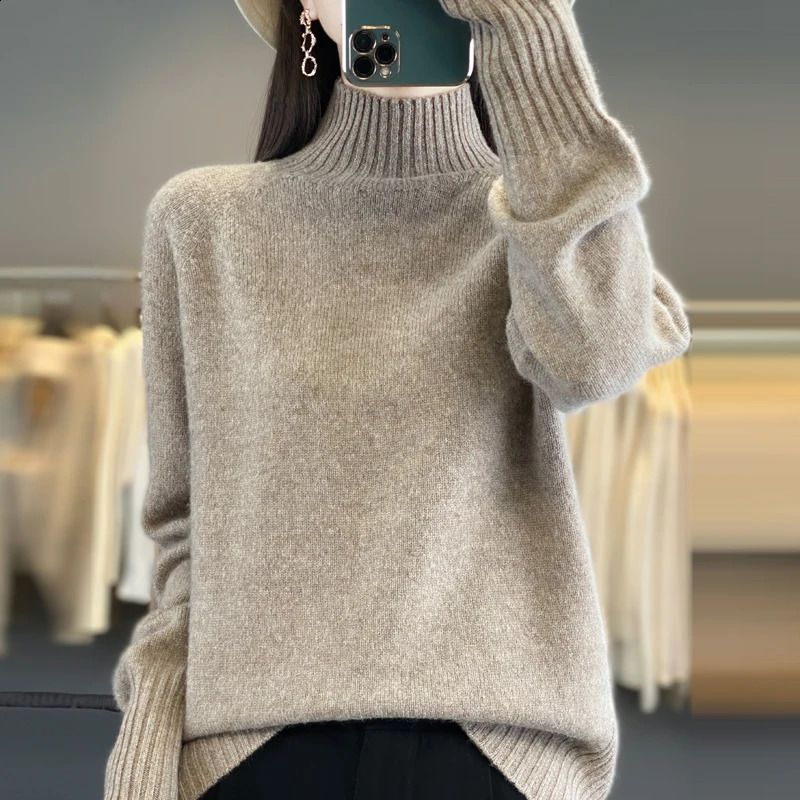 2024 AutumnWinter Fashionable Knitted Half High Neck Side Vertical Pattern Slimming Woolen Sweater 241223