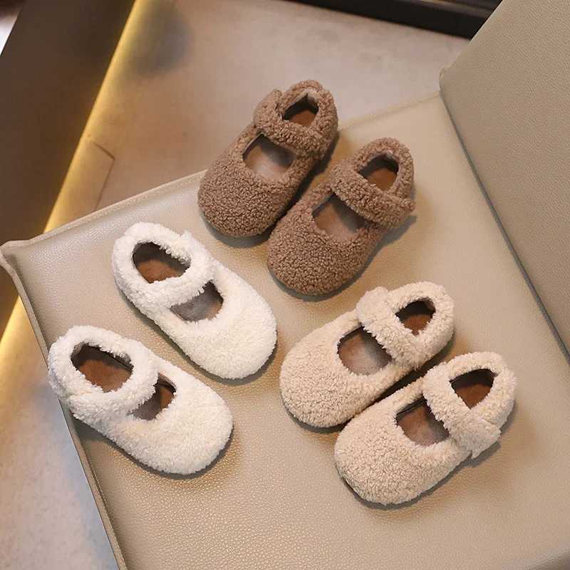 Winter New Children Flat Shoes Fur Cover Toe Light Warm Kids Casual Shoe 2024 Plush Warm Non-slip Leisure Comfy Boys Girls Shoe W241228