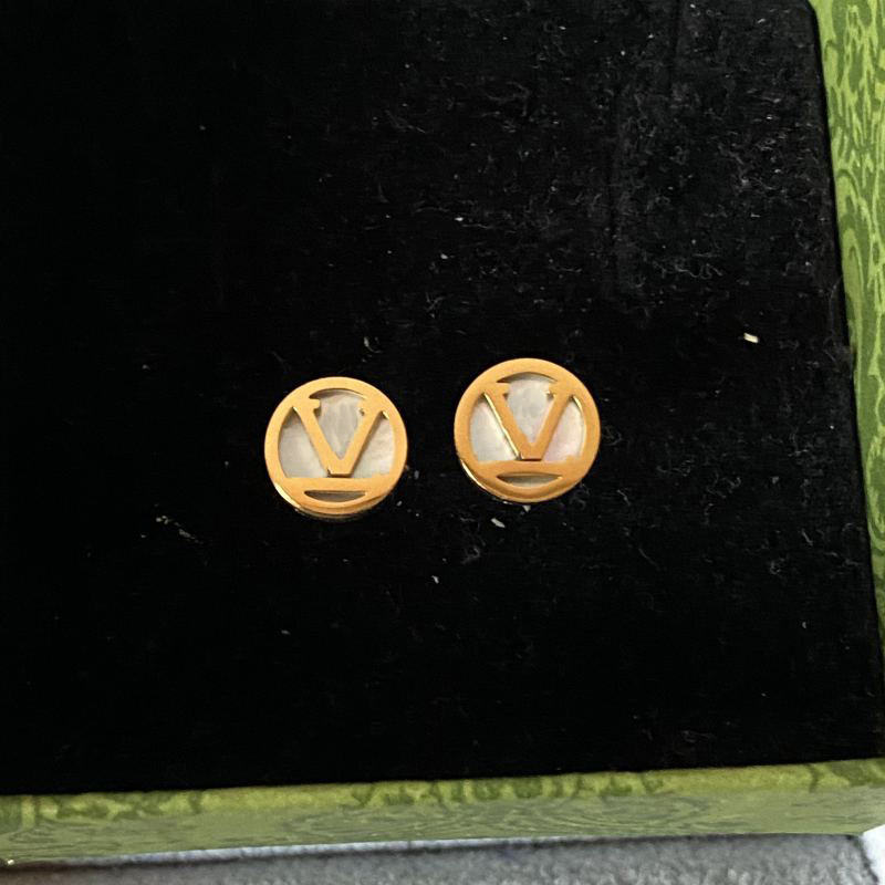 Cute Size Fashion Studs Earrings Gold Color White Shell V Letter Samll Earrings Stainless Steel Luxury Earrings For Men Women