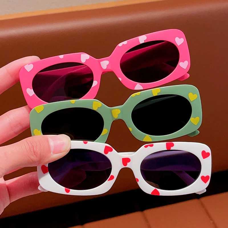 2024 New Children Fashion Rectangular Heart Sunglasses UV400 Vintage Colors Girls Boys Protection Sunglasses Kids Sun GlassesXJ241228