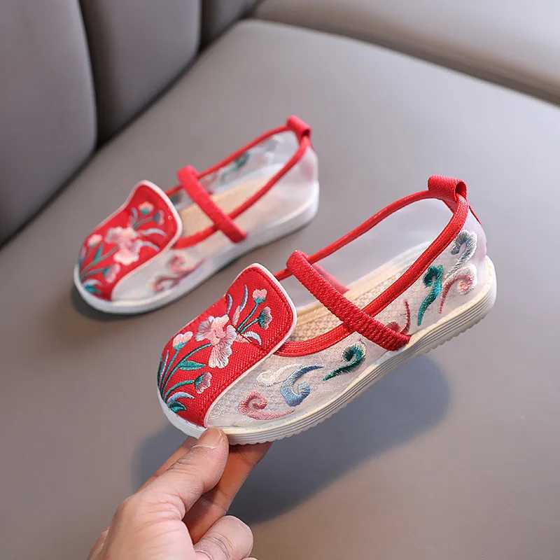 Childrens flat shoes girls breathable Hanfu shoes breathable Chinese sled cloth shoes girls performance shoes childrens shoes W241228
