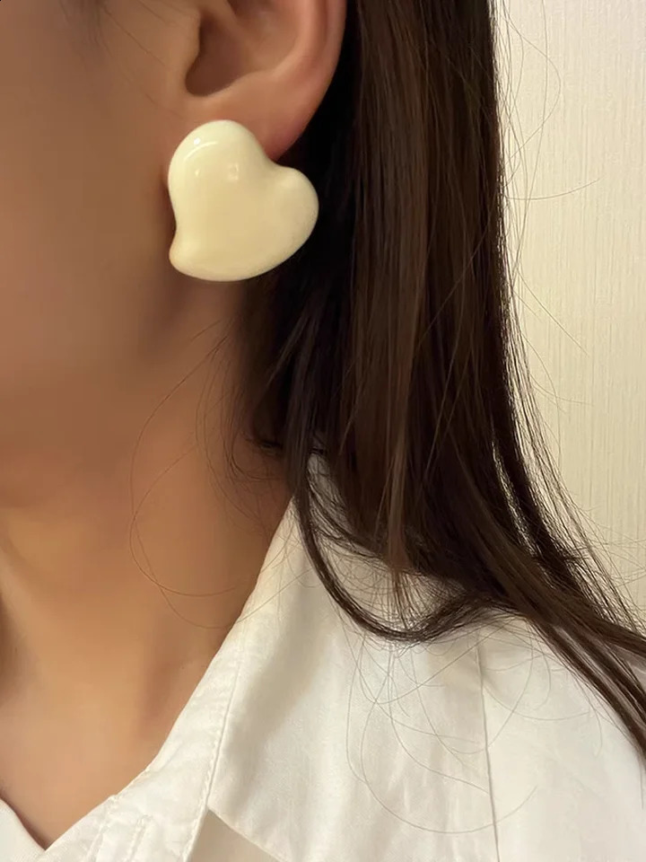 Brass Big Size Heart Enamel Stud Earrings Women Jewelry Punk Party T Show Gown Runway Trendy Korean Japan Israel Style INS 241226