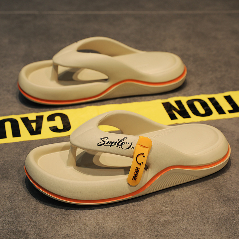 Men Slippers Flat Bottom Summer Outdoor Seaside Beach Wear Plus Size Flip-flops Versatile Triple Black White Khaki Free shipping