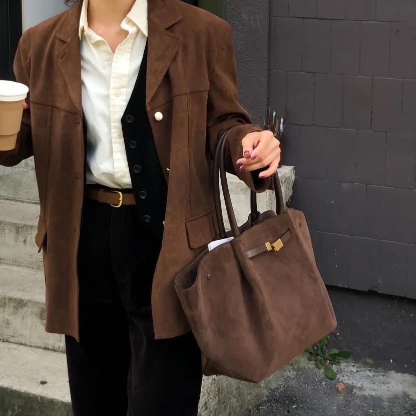 Faux Suede Dumpg European And American Fashion Wing Bag 2025 New Style Large Capacity Retro Ladies Handbag Free Initials