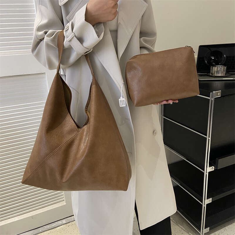 Soft Leather Retro Women's New Fashionable Large Capacity Single Shoulder Armpit Bag, Casual Versatile Commuting Tote Bag