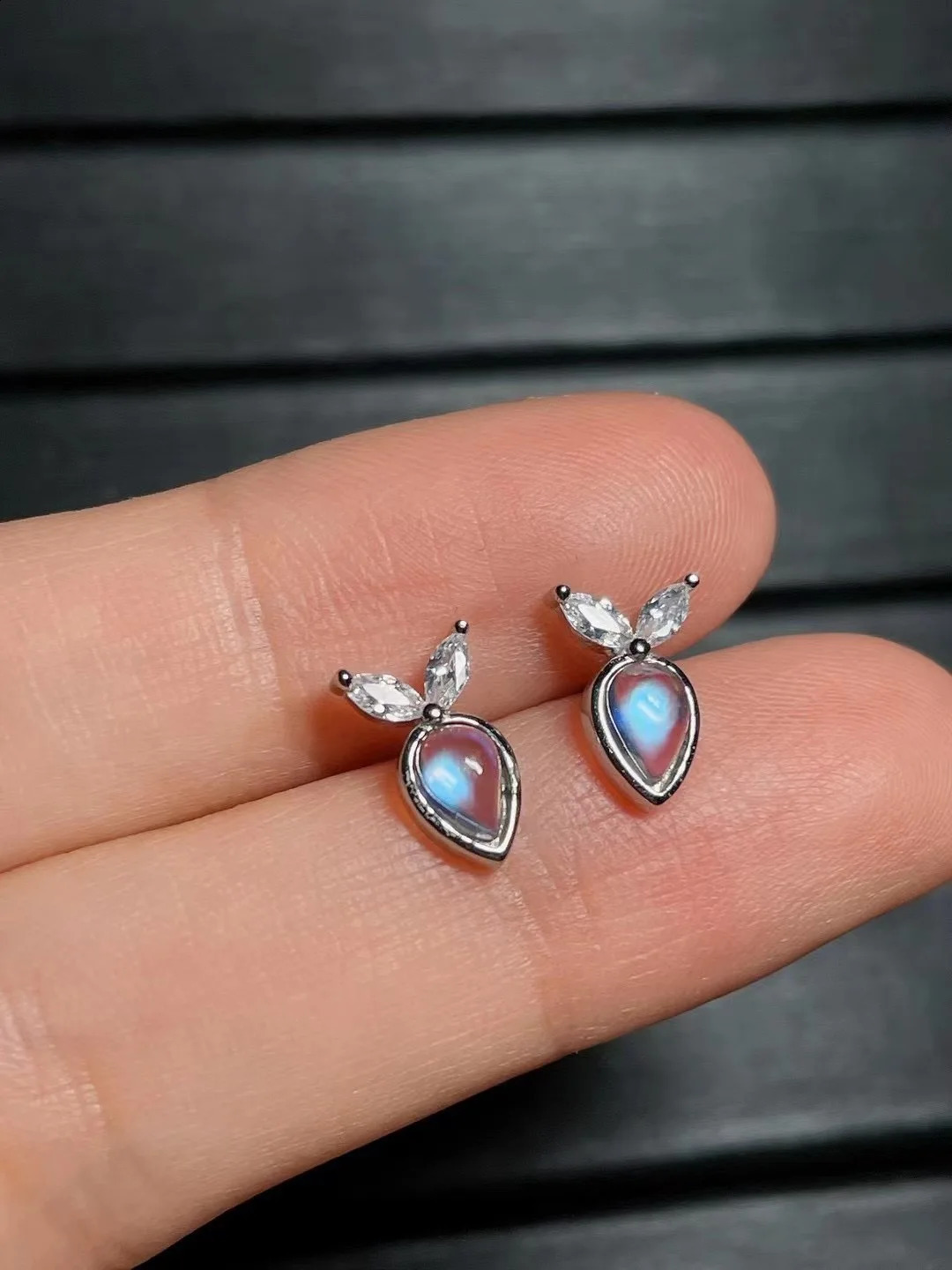 Selling S925 Sterling Silver Natural Indian Moonlight Stone Carrot Earrings Without Optimized Main Stone 241226