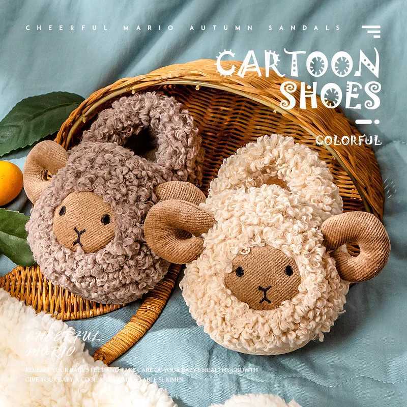Childrens cotton shoes boys and girls wool leather shoes babys indoor winter fashion flat new plush warm and anti slip slider for children W241228