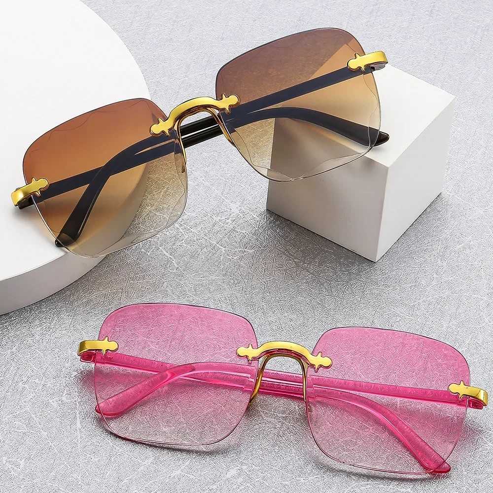 Luxury Sunglasses Europe and The United States Rimless Square Fashion Glasses Ladies Street Shoot Catwalk SunglassesXJ241228
