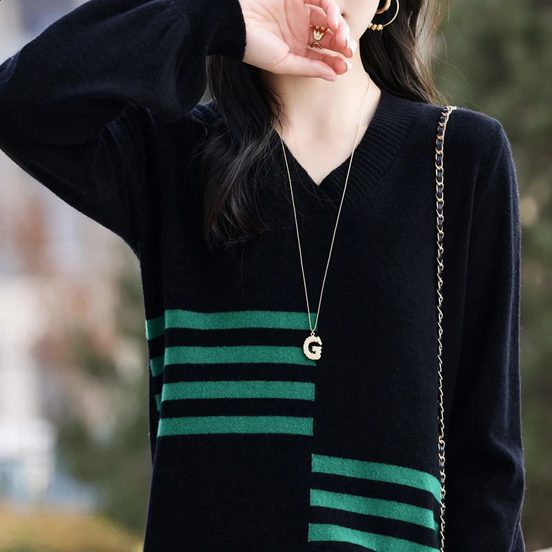 Horizontal strip FallWinter 100 Merino wool cashmere pullover Womens Vneck warm bottom knit shirt top 241223