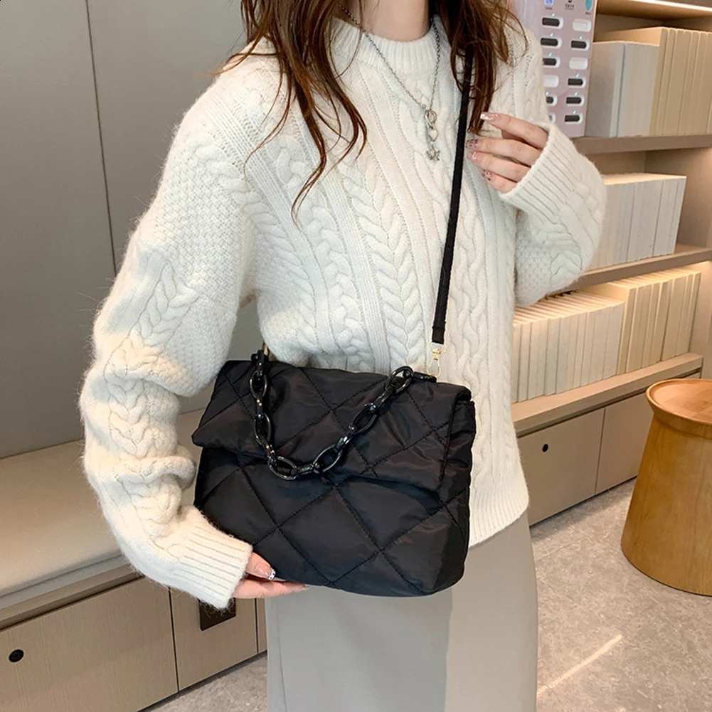 Fashion Chain Crossbody Bags Winter Cotton Padded Quilted Women Shoulder Bags Casual All-match Simple Female Girls Handbags 241227