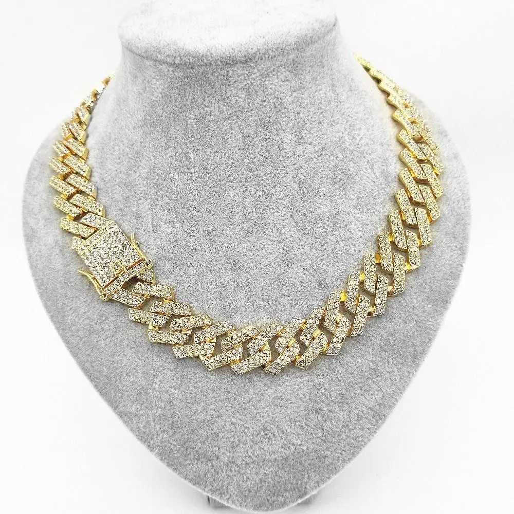 Luxury metal dog collar chain and strap with diamond 20mm wide German Shepherd large dog chain accessory M241228