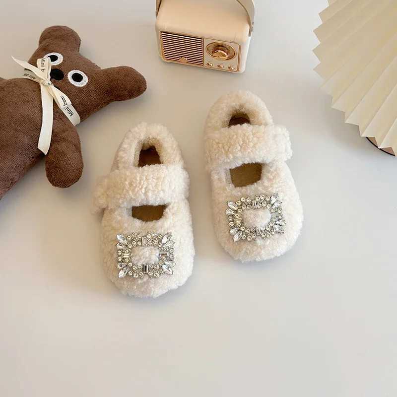 Winter crystal baby flat shoes plush warm childrens princess shoes shallow hook and loop anti slip childrens fashionable shoes W241228