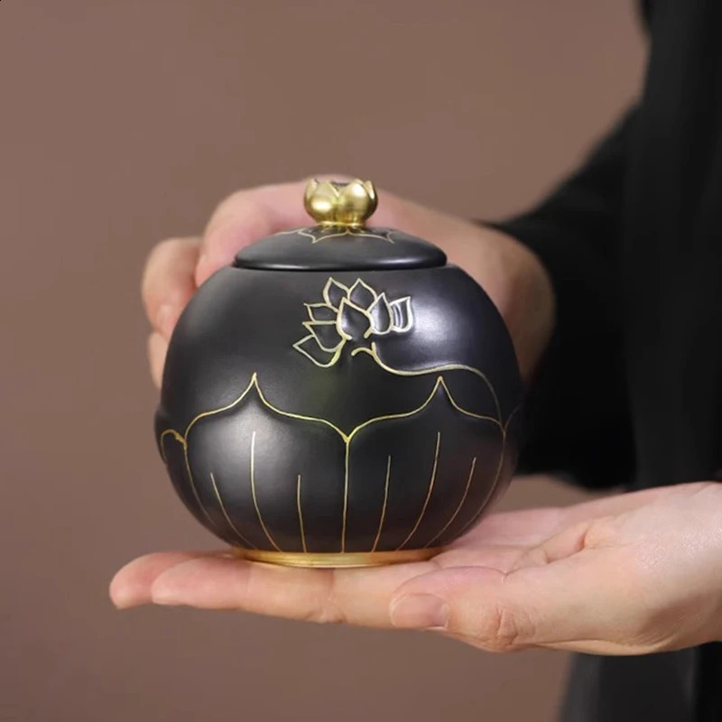 Ceramics Pet Urn Personalized Store Ashes Cremation Keepsake Memorials Funerary Pet Urns Deceased Dog Souvenir Pet Products 241225