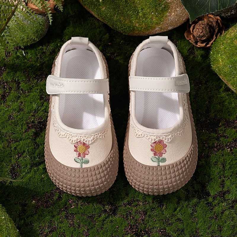 Unishuni Girls Flats Baby Kids Canvas Shoe Child Casual Flats Princess Lace Ruffles Cloth Mary Jane Shoes with Flower Embroidery W241228