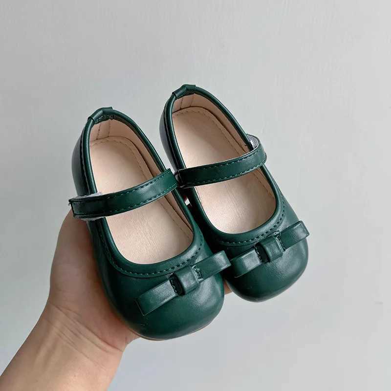 Princess Girls Shoes Kids Leather Shoes for Girls 2024 New Children Casual Flats Fashion Bowknot Single Shoes for Wedding Couple W241228