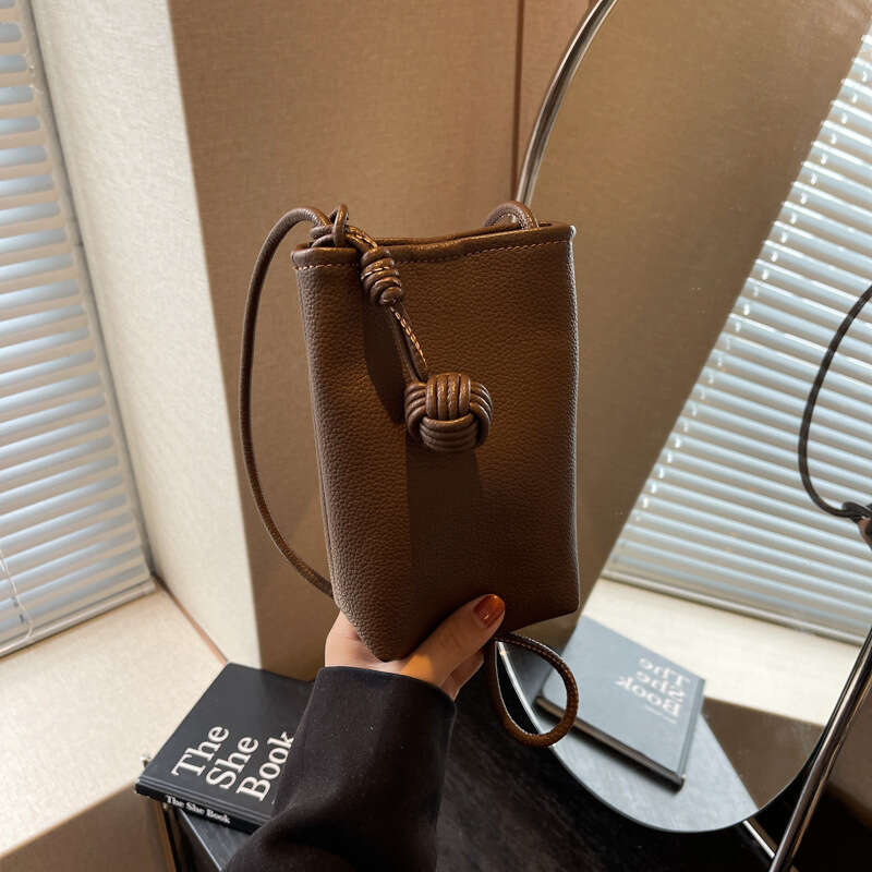 Internet Celebrity Retro Mini Women's New Minimalist Casual Mobile Phone Bag, Korean Version Versatile Single Shoulder Crossbody Bag