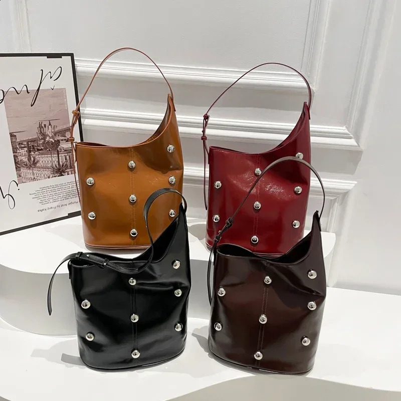 Solid Color Rivet PU 2025 High Quality Bucket Shoulder Bag Buckle Fashion Crossbody Bag Soft Versatile Simple Handbag 241228