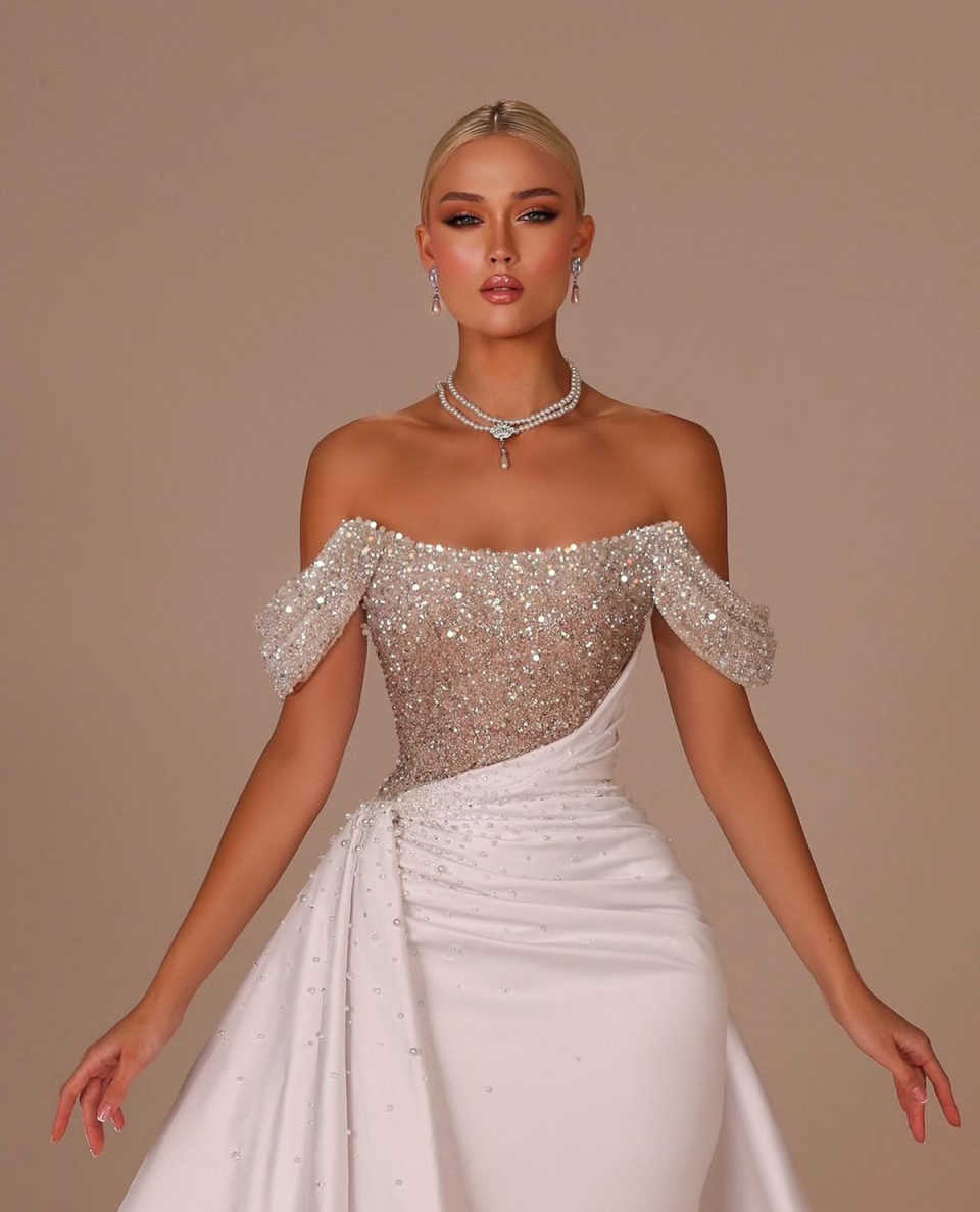 Gorgeous Mermaid Wedding Dress Pearls Sequins Beaded Off Shoulder Bride Gowns Sleeveless Sweep Train Bridal Dresses Customized