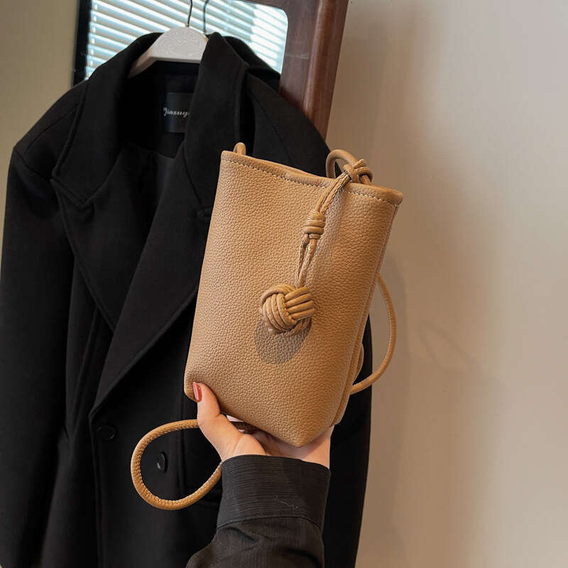 Internet Celebrity Retro Mini Women's New Minimalist Casual Mobile Phone Bag, Korean Version Versatile Single Shoulder Crossbody Bag