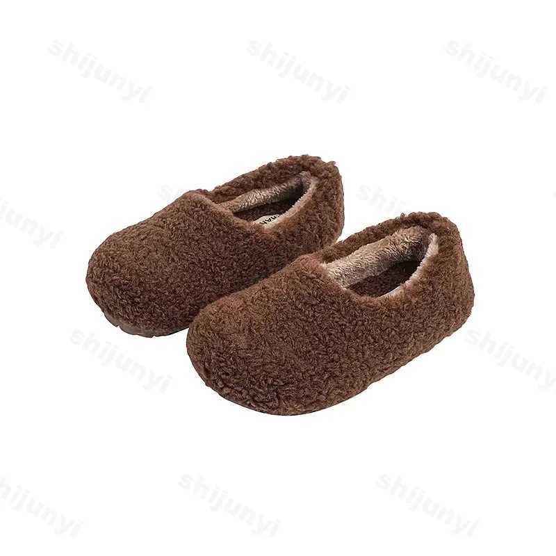 Childrens cotton slippers solid warm childrens new 2025 winter outdoor shoes for boys and girls plush flat bottomed soft soled non slip cotton shoes W