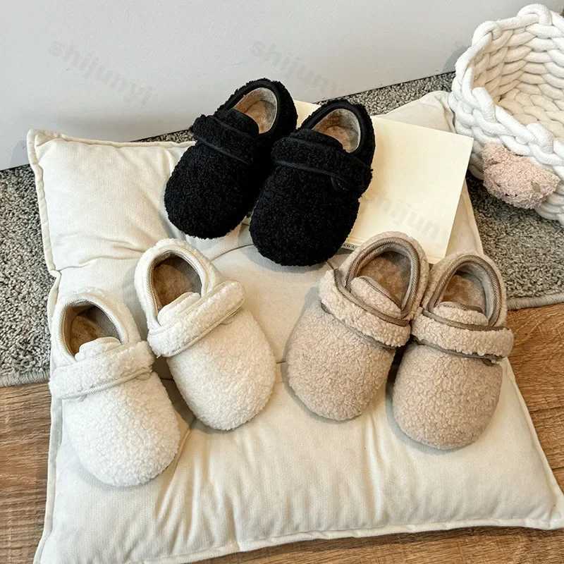 2025 New Childrens Shoes Woolen Cotton Shoes Plush Padded Boys Girls Casual Shoes Brown Flat Warm Kids Baby Soft Cotton Shoe W241228