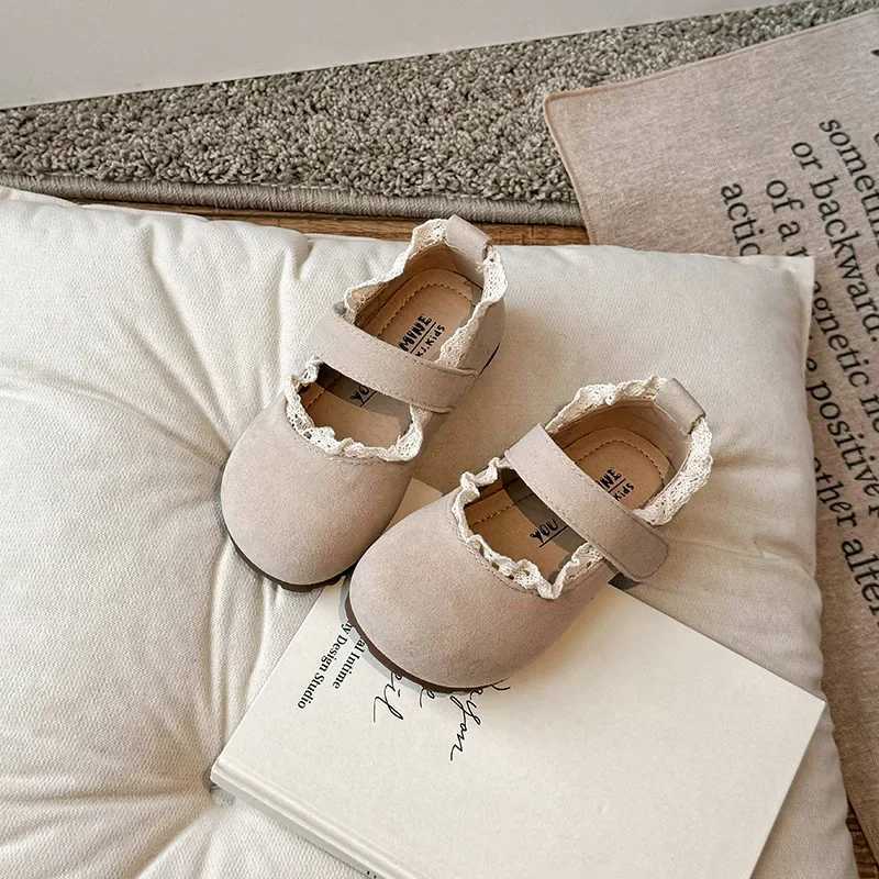 Spring and Autumn Childrens Flat Shoes Ruffles Shallow Preschoolers Girls Princess Shoes Soft Hook and Loop Anti slip Childrens Single Shoes W241228