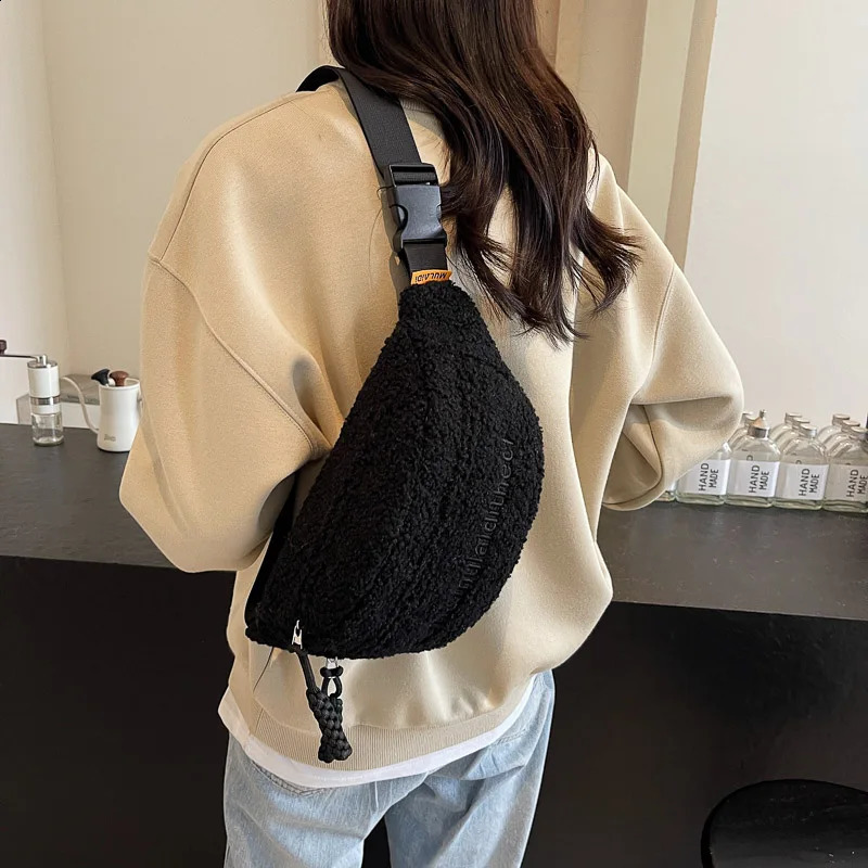 Lambswool Fanny Pack Womens Fleece Sherpa Waist Pouch Large Capacity Furry Crossbody Shoulder Bag Ladies Solid Fluffy Chest 241223