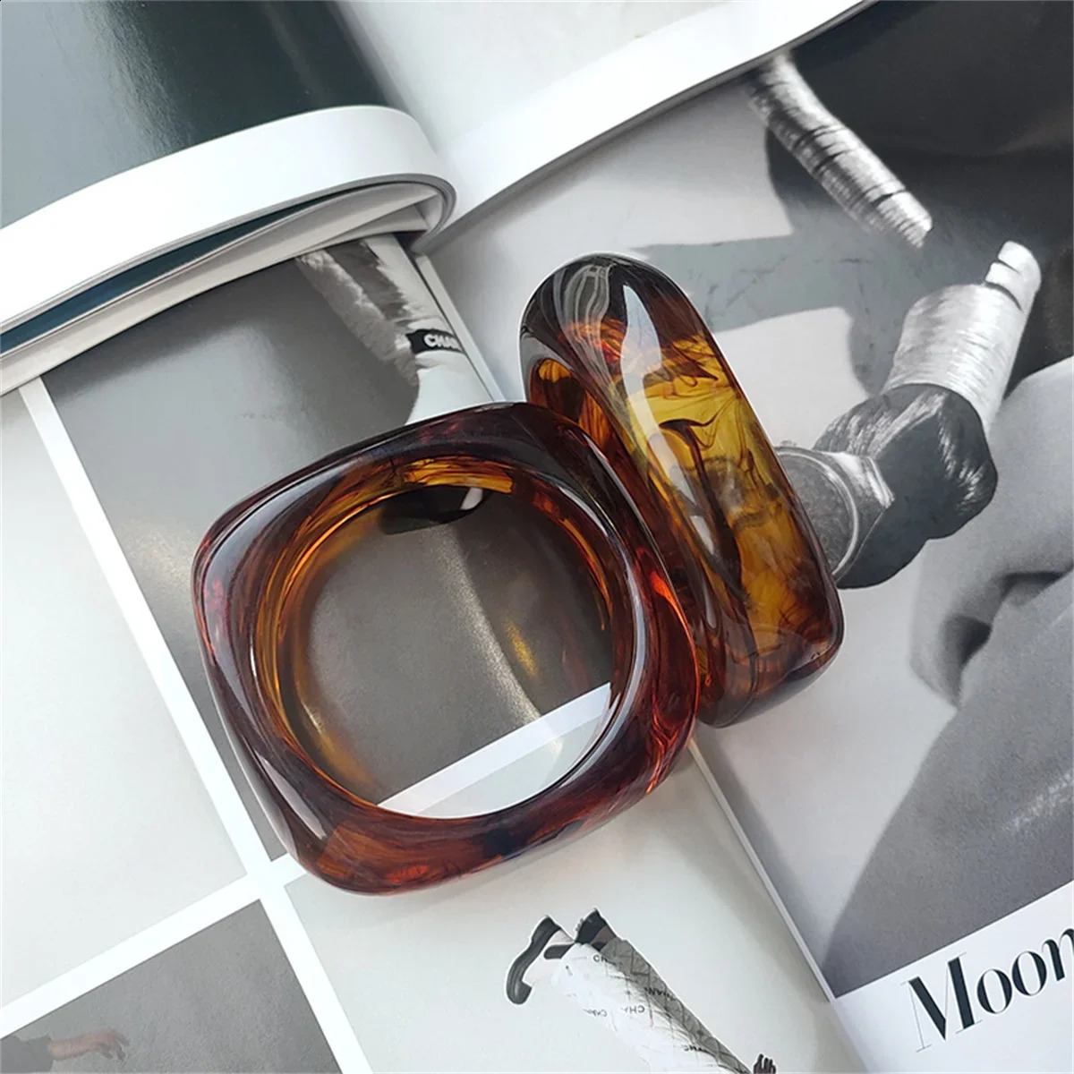 Fashion Trendy Irregular Resin Acrylic Bangles For Women Geometry Wide Bangle Bracelets Charm Thick Simple Party Hand Jewelry 241227