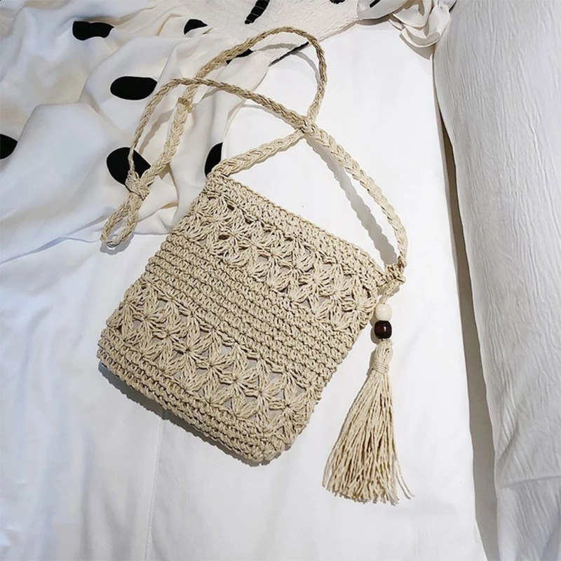 Beach Woven Straw Shoulder Bag with Tassel Boho Hollow Crochet Crossbody Handbag 241225