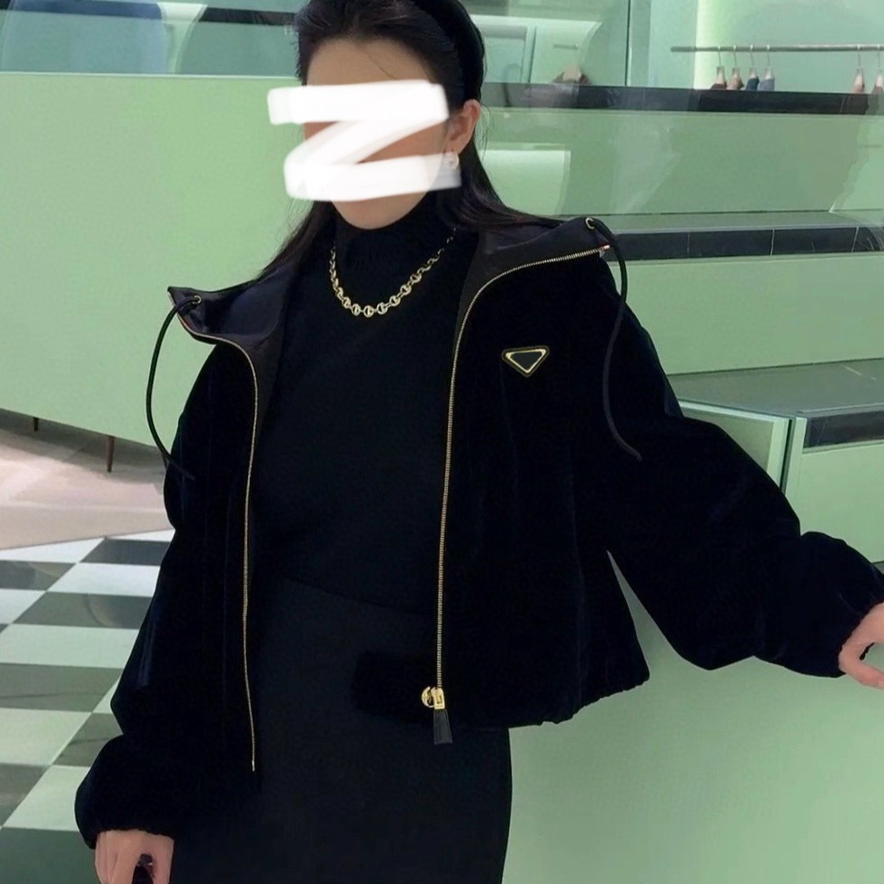Triangle Autumn And Winter New Item Chest Logo Decoration Hooded Zipper Velvet Jacket 41017