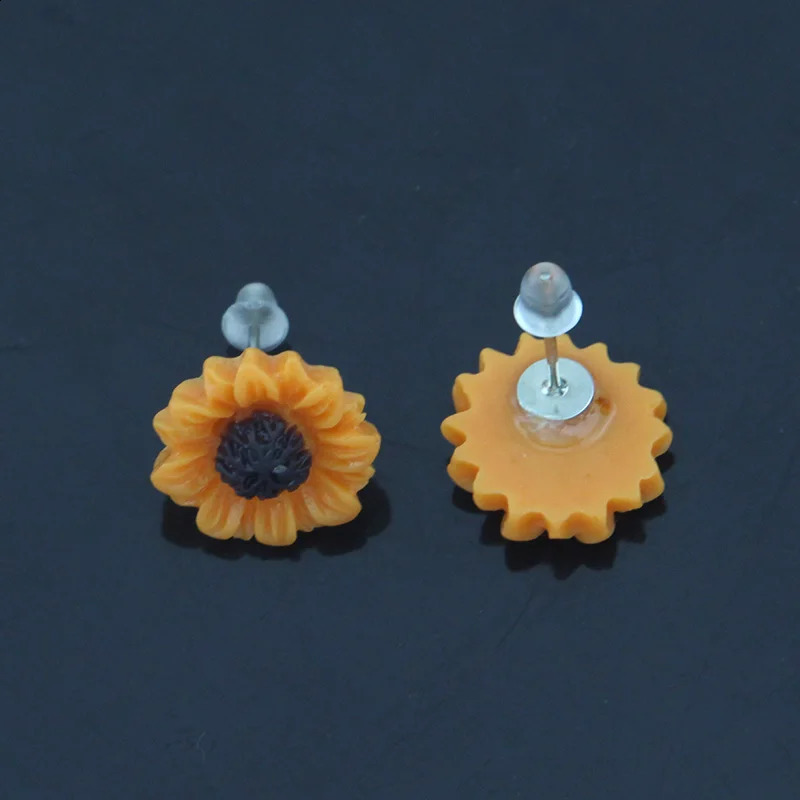 Cartoon Sunflower Earings For Women Fashion Big Sun Flower Statement Earring Korean Studs Jewelry Friend Gifts 241226