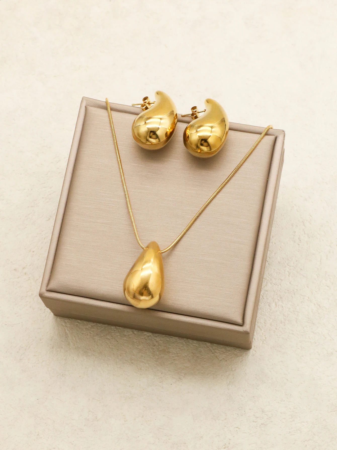 1Set/2Pcs Selling Fashion Droplet Shaped Necklace Earrings Set Wedding Gold Color Couple Sets Stainless Steel Jewelry 241226