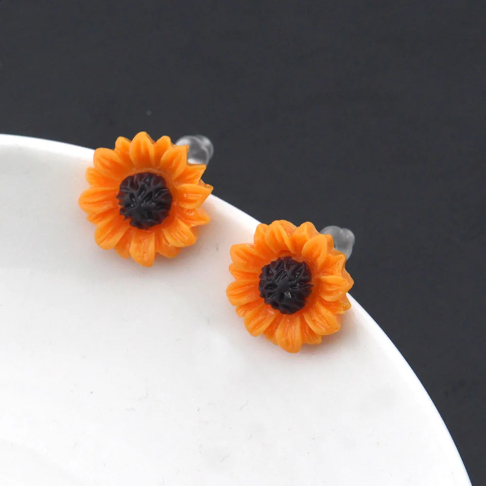 Cartoon Sunflower Earings For Women Fashion Big Sun Flower Statement Earring Korean Studs Jewelry Friend Gifts 241226
