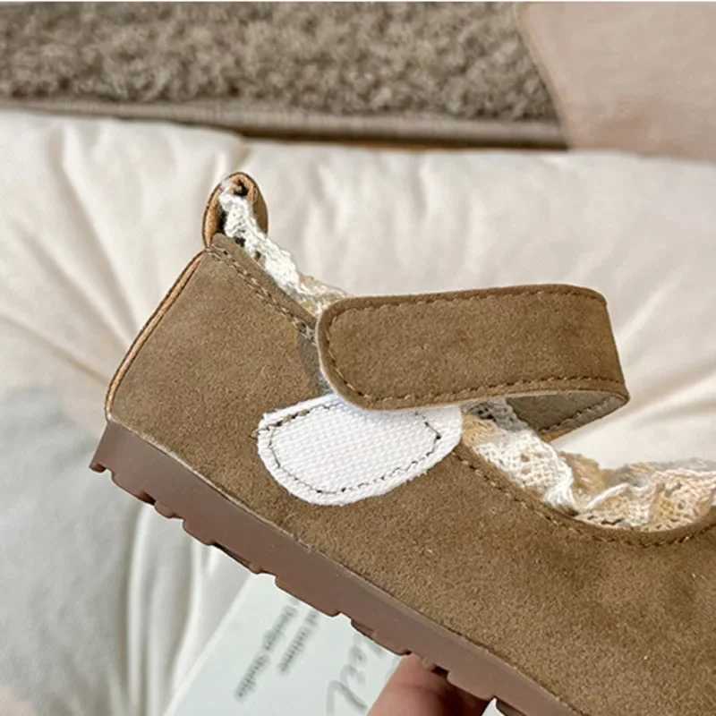 Spring and Autumn Childrens Flat Shoes Ruffles Shallow Preschoolers Girls Princess Shoes Soft Hook and Loop Anti slip Childrens Single Shoes W241228