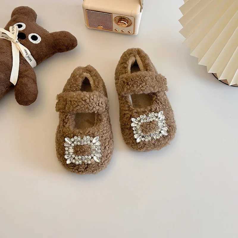 Winter crystal baby flat shoes plush warm childrens princess shoes shallow hook and loop anti slip childrens fashionable shoes W241228