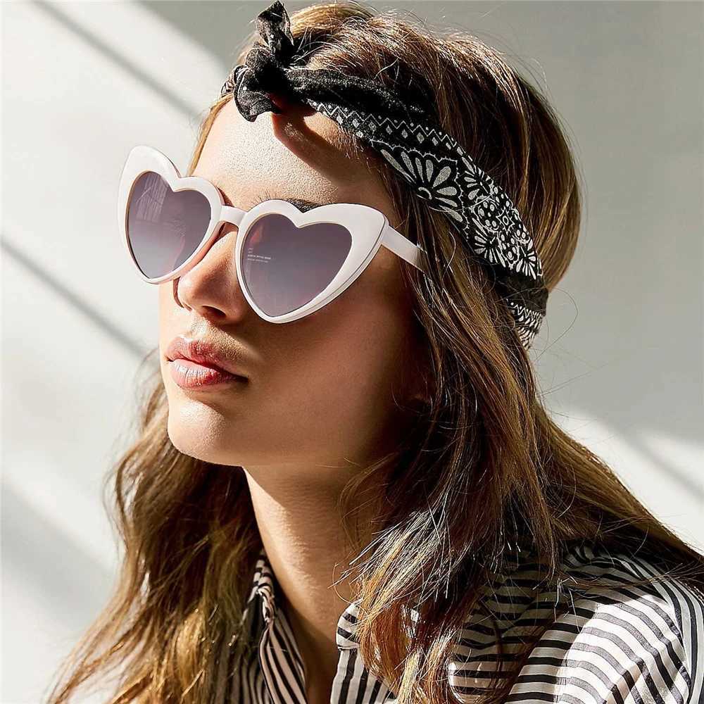 Fashion Heart-Shed Sunglasses for Women Summer UV400 Sun Glasses Brand Design Heart Shades Tren Street Sn Eyewear W241228