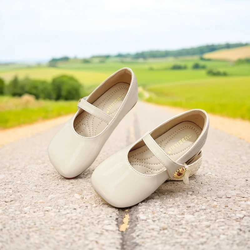 Girl Mary Jane Single Shoes Princess Red Flats Primary School Fashionable White Leather Shoes Childrens Bean Shoes W241228