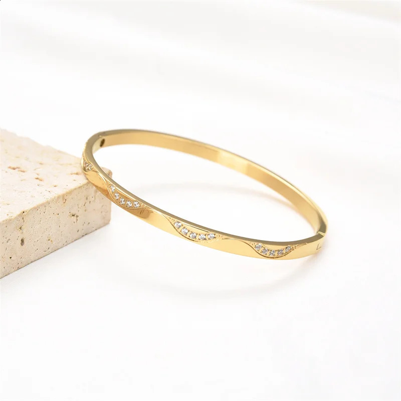 FYSARA Wave Desgin Stainless Steel Cuff Bracelets Gold Plated Fashion Jewelry Chic Flower Bangle Serpentine Chain Wedding Gifts 241227