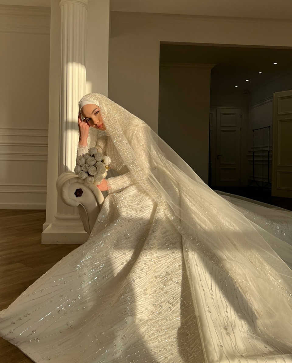 Muslim A Line Wedding Dresses With Veil Beaded Sequins Crystal High Neck Bridal Dress Beading Long Sleeve Bride Gown Customized