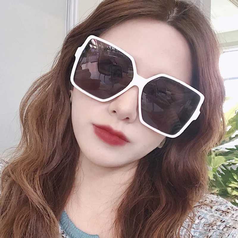 Fashion Women Oversize Sunglasses Gradient Plastic Brand Designer Female Sun Glasses Uv400XJ241228