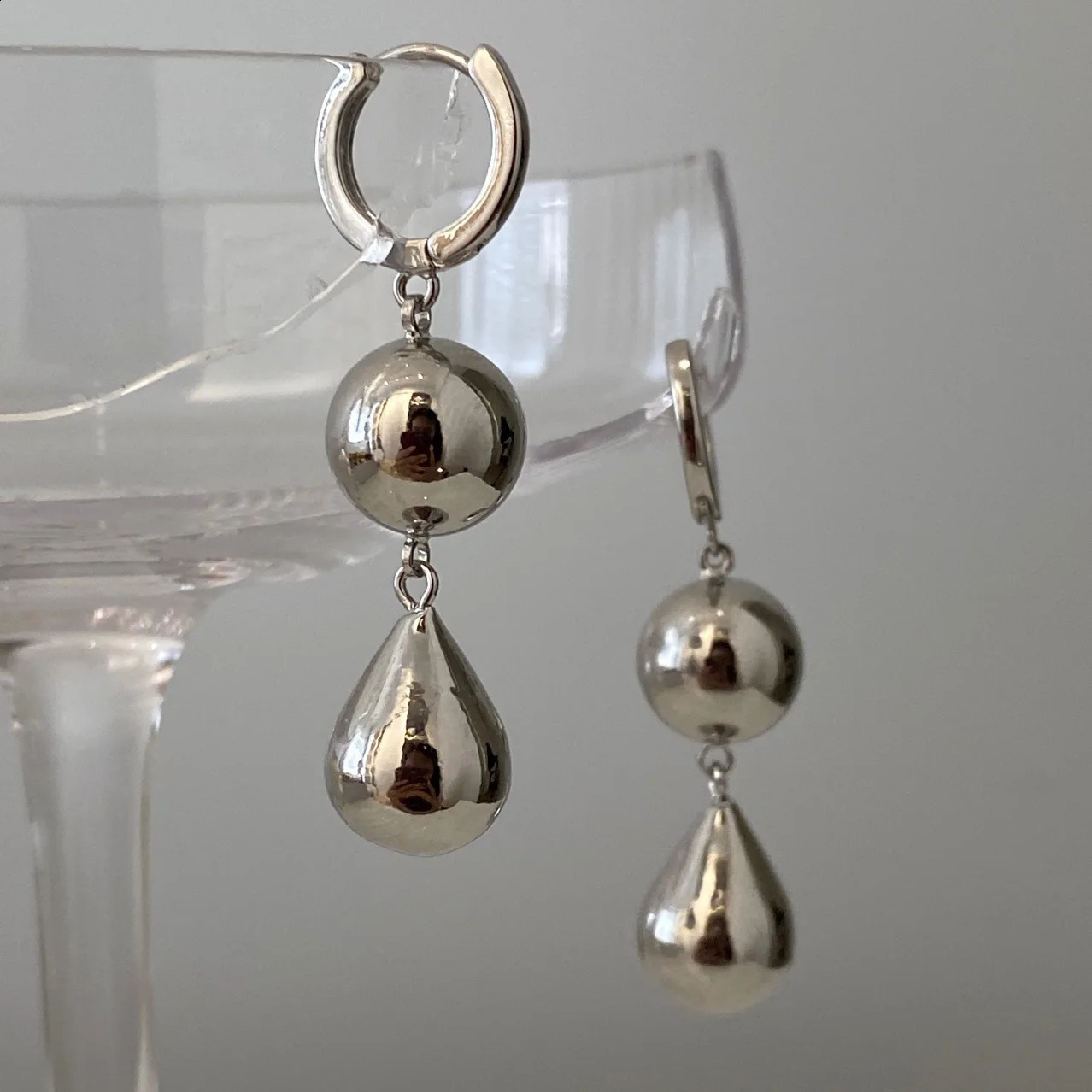 Brass Stunning Triple Ball Linked Earrings Women Jewelry Punk Party T Show Gown Runway Trendy Korean Japan Style INS 241226