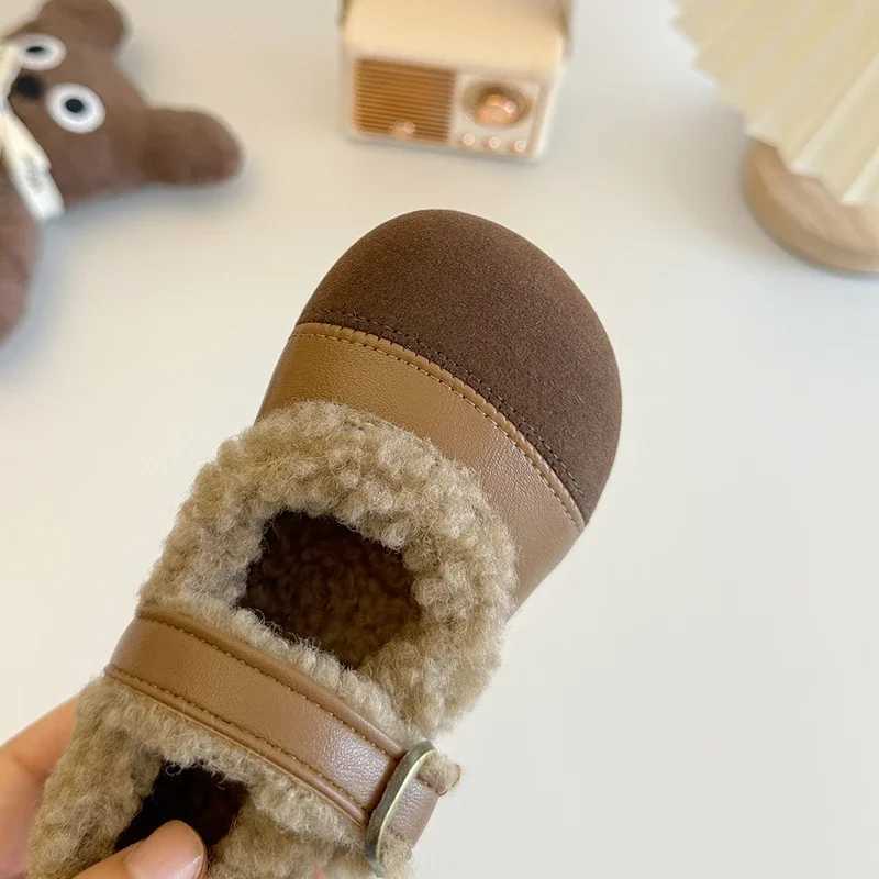 Winter Solid Preschool Girls Apartment Shoes PU Plush Warm Childrens Winter Shoes Shallow Hook Loop Soft Childrens Mary Jens W241228