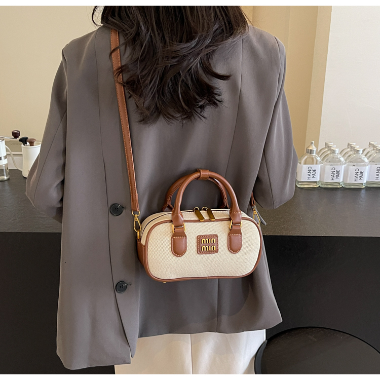 2025 Bowg Women Handbags And Purses Ladies Shoulder Crossbody Bags New Brand Square Boston Bag Winter Bolsas