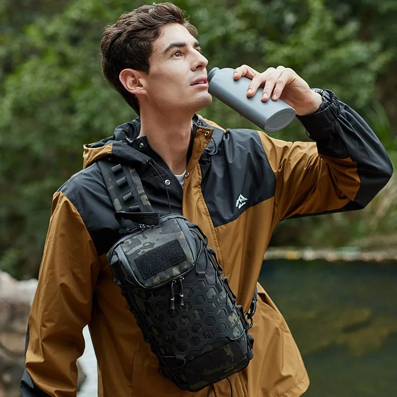 Outdoor Tactical Chest Bag Shoulder Bag Camouflage Shoulder Bag Mens Fashion Chest Bag Fashion Stitching Chest Bag 241228
