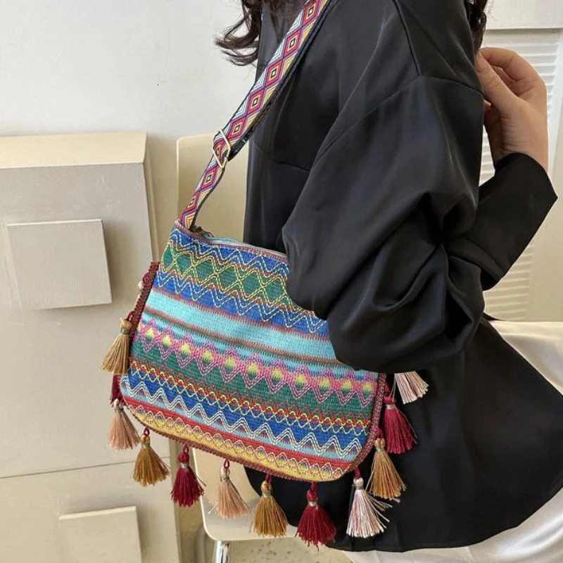 Women Ethnic Style Shoulder Bag Adjustable Strap Variegated Color Fanny Pack With Fringe Decor Casual Crossbody Sg Bags