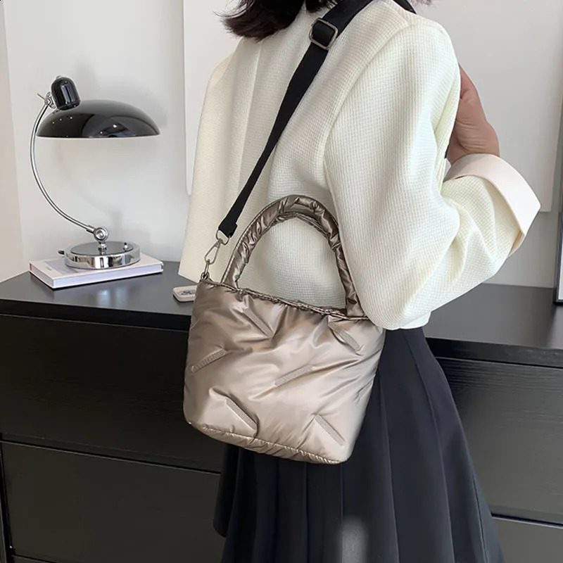 Winter Space cotton Shoulder Bag For Woman Handbags High quality Fashion Down Bags Sense of y ner Ladies Crossbody 241227
