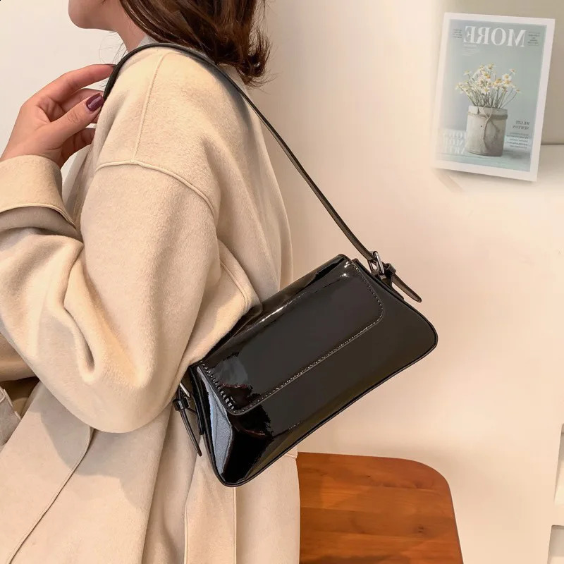 Handbags for Women Laser Armpit Bag Shoulder Bag Silver Chic Female Top Handle Bags Shopper Tote Bag Purse 241228